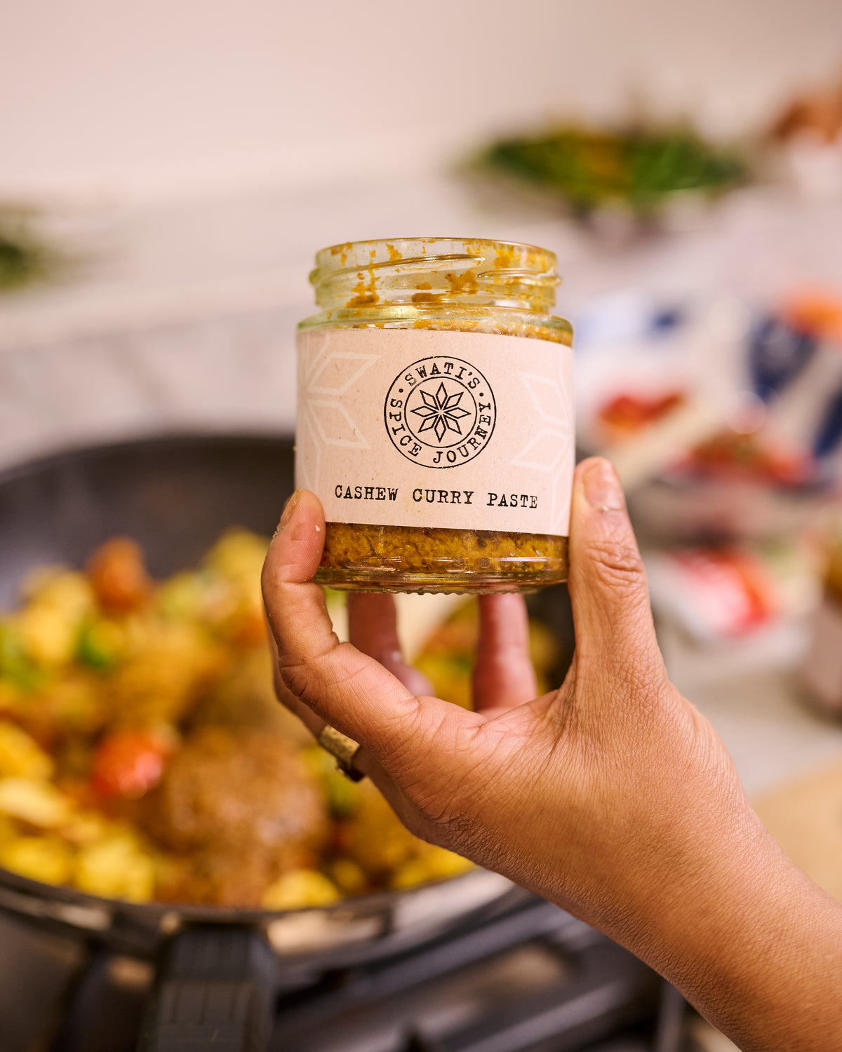Cashew curry paste